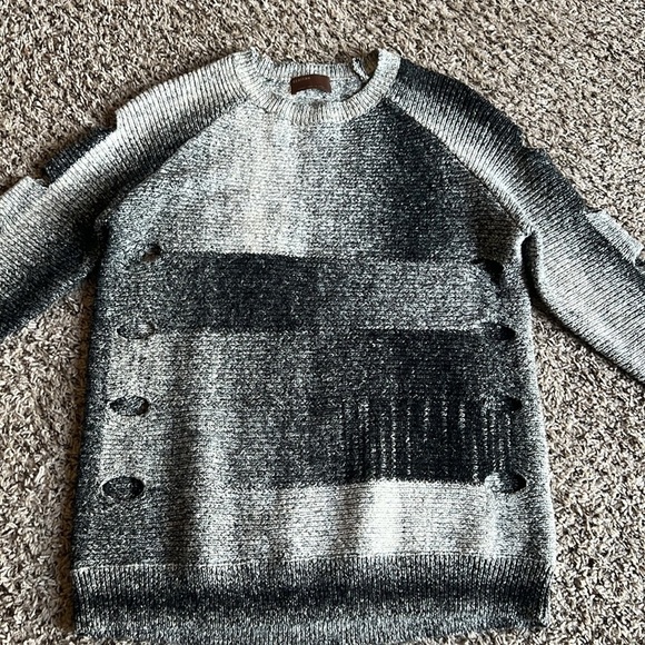 Kerisma Pull Over Gray Sweater Size M/L - Picture 6 of 12